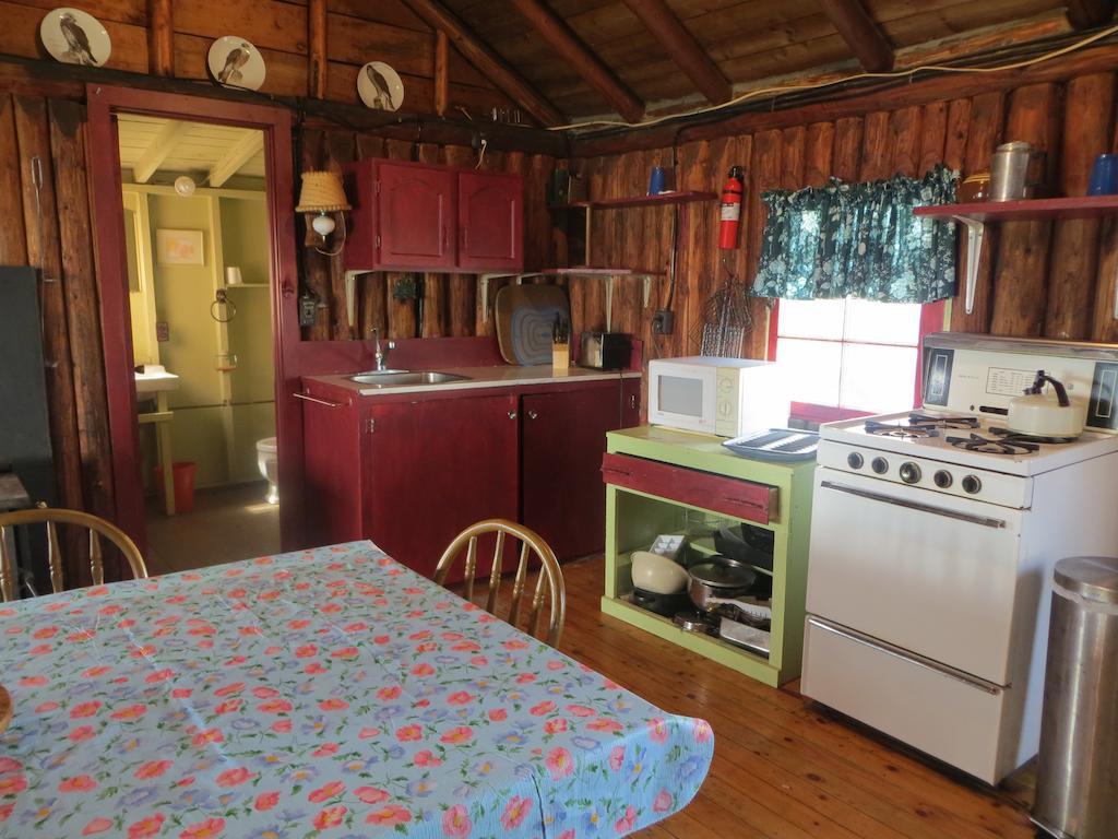 Lake Wolsey Cabins Hotel Gore Bay Стая снимка