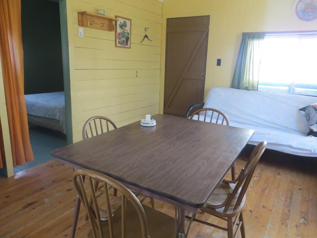 Lake Wolsey Cabins Hotel Gore Bay Стая снимка